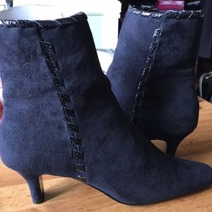 Amanda Black Shoe Boots Size 7 NWOT